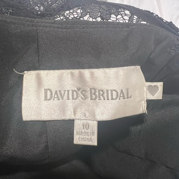 David’s Bridal Knee Length Lace 3/4 Sleeve Dress | 10 - Picture 9 of 9